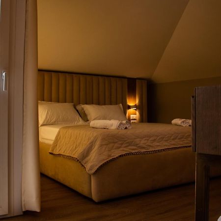 Vila Koja Boutique Hotel Тирана Екстериор снимка