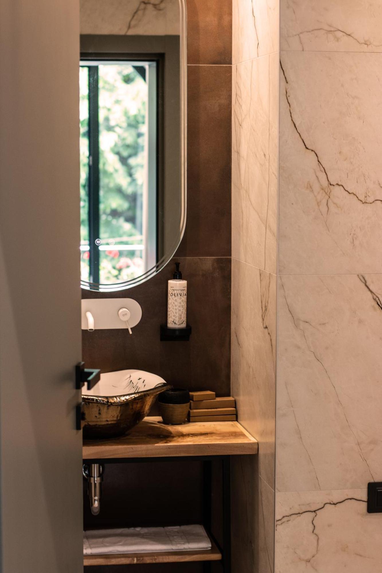Vila Koja Boutique Hotel Тирана Екстериор снимка