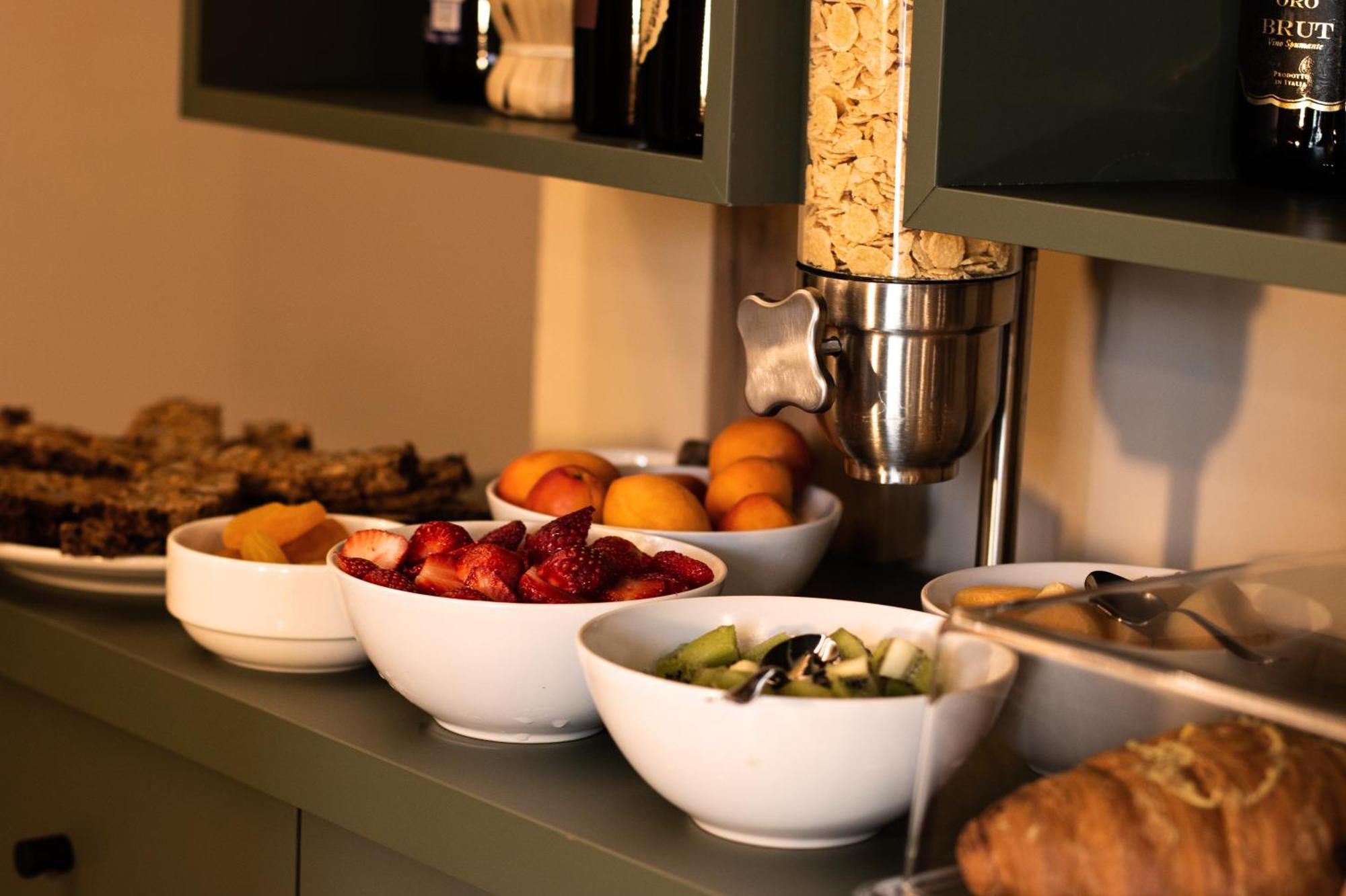 Vila Koja Boutique Hotel Тирана Екстериор снимка