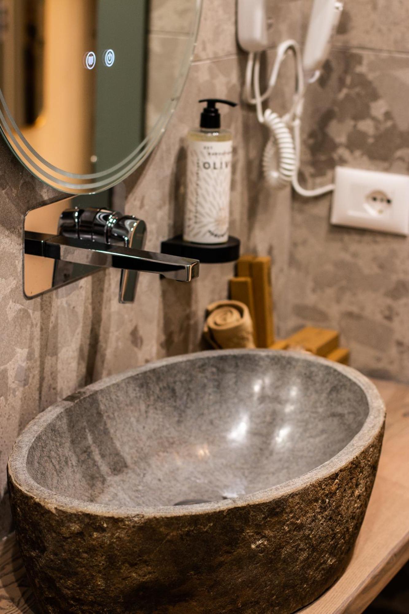 Vila Koja Boutique Hotel Тирана Екстериор снимка